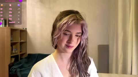 Snapshot of dremazwahlen chatting on 23, 4, 2026 Dia online show from 23, 4, 2026