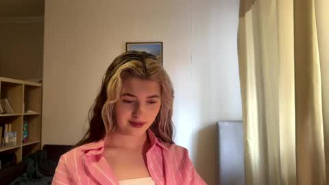 Snapshot of dremazwahlen chatting on 20, 5, 2026 Dia online show from 20, 5, 2026