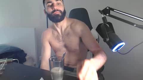 drewwho_ online show from 18, 4, 2026