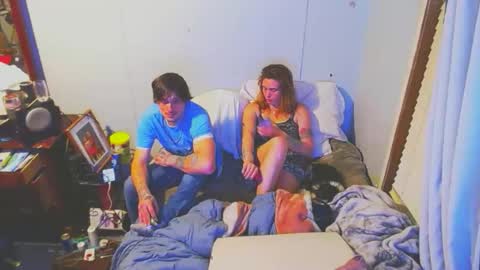 Snapshot of drewyurmom5633 chatting on 12, 4, 2026 drewyurmom5633 online show from 12, 4, 2026