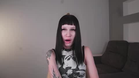 Snapshot of drown_in_my_eyes chatting on 27, 11, 2025 Luna online show from 27, 11, 2025