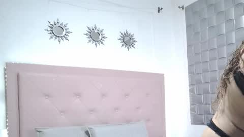 dulce__lovee online show from 1, 10, 2025