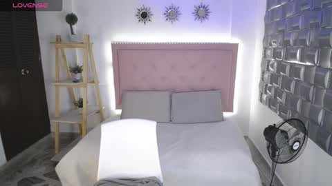 dulce__lovee online show from 14, 11, 2025