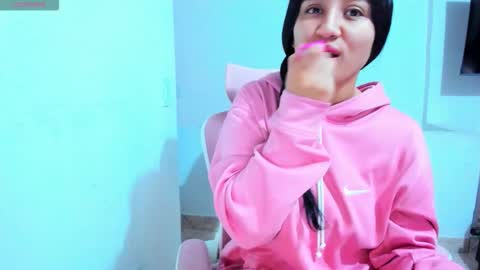 Snapshot of dulce_acosta chatting on 18, 9, 2025 Dulce online show from 18, 9, 2025