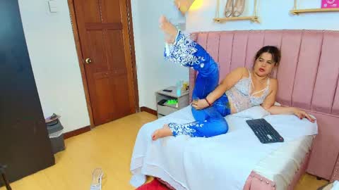   online show from 8, 4, 2026