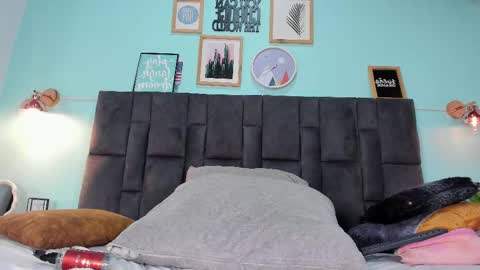 DULCE AURORA online show from 10, 3, 2025