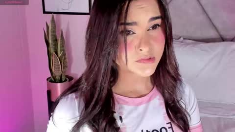 Dulcee Garcia online show from 4, 12, 2025