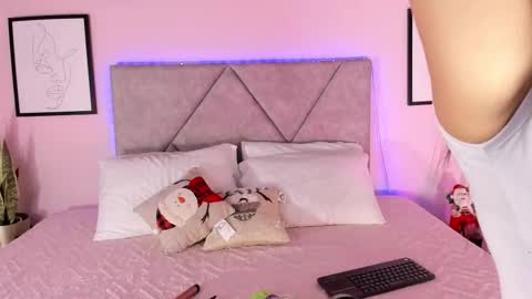 Dulcee Garcia online show from 17, 12, 2025