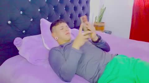 Juliana and online show from 23, 10, 2025