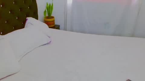 Juliana and online show from 10, 11, 2025