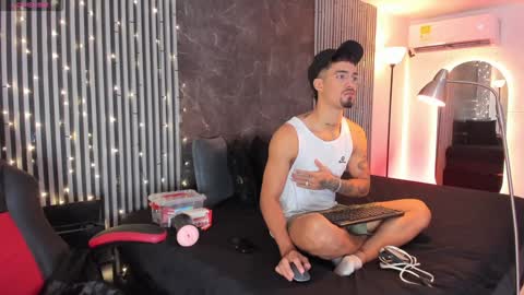 Snapshot of duriel_ chatting on 4, 1, 2025 Duriel online show from 4, 1, 2025