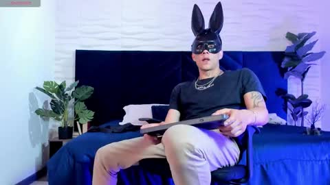 Dustin Sonne online show from 23, 9, 2025