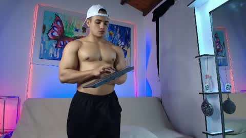 dwayne_esteven10 online show from 12, 6, 2026
