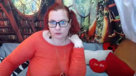 Snapshot of dyannelovee chatting on 23, 5, 2026 Dyanne online show from 23, 5, 2026