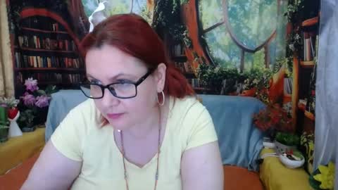 Snapshot of dyannelovee chatting on 14, 6, 2026 Dyanne online show from 14, 6, 2026