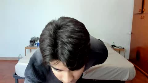 D Y L A N online show from 17, 4, 2026