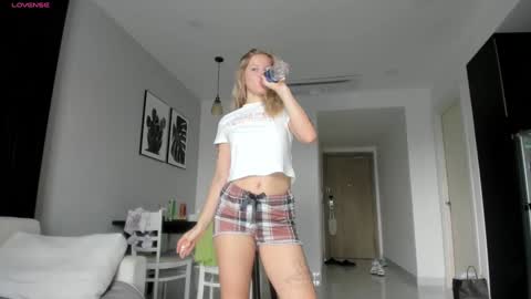 fansly - yourbestbaby online show from 9, 1, 2025