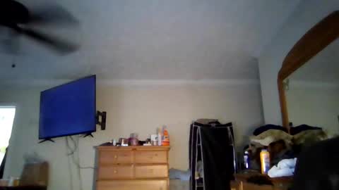 Snapshot of eagle4u chatting on 1, 12, 2025 eagle4u online show from 1, 12, 2025