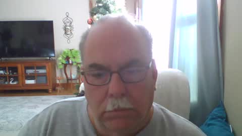 Snapshot of earl52 chatting on 3, 12, 2024 earl52 online show from 3, 12, 2024