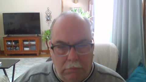 Snapshot of earl52 chatting on 17, 2, 2025 earl52 online show from 17, 2, 2025