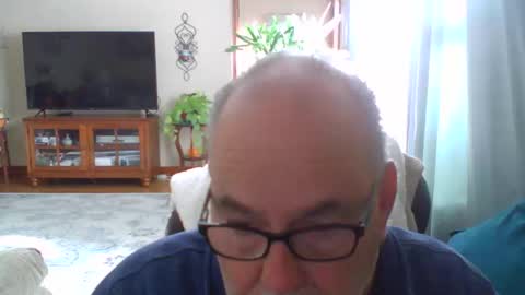 Snapshot of earl52 chatting on 15, 10, 2025 earl52 online show from 15, 10, 2025