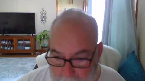 Snapshot of earl52 chatting on 4, 5, 2026 earl52 online show from 4, 5, 2026