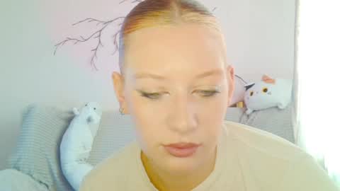 Snapshot of earn_my_lily chatting on 22, 4, 2026 Lily online show from 22, 4, 2026