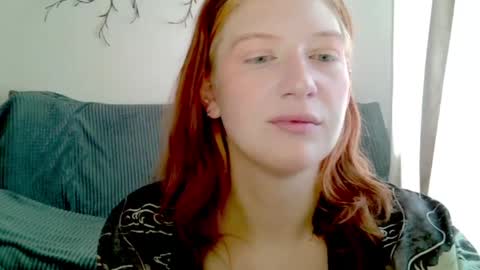 Snapshot of earn_my_lily chatting on 28, 4, 2026 Lily online show from 28, 4, 2026