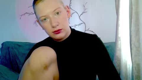 Snapshot of earn_my_lily chatting on 29, 4, 2026 Lily online show from 29, 4, 2026