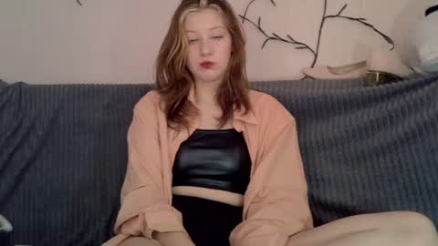 Snapshot of earn_my_lily chatting on 2, 5, 2026 Lily online show from 2, 5, 2026