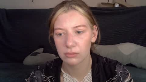 Snapshot of earn_my_lily chatting on 11, 5, 2026 Lily online show from 11, 5, 2026