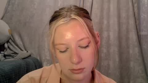 Snapshot of earn_my_lily chatting on 21, 6, 2026 Lily online show from 21, 6, 2026
