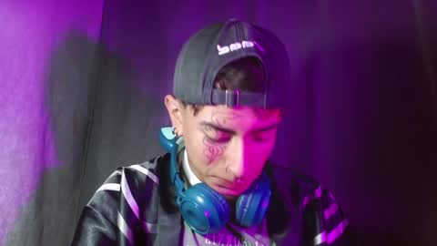 Snapshot of eather_luxury chatting on 4, 1, 2025 eather_luxury online show from 4, 1, 2025