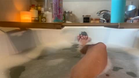 Snapshot of eatme_six9 chatting on 1, 6, 2026 Six online show from 1, 6, 2026