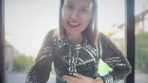 Nadia Ferreira  online show from 5, 2, 2025