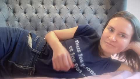 Nadia Ferreira  online show from 16, 1, 2026