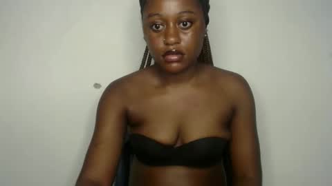 Snapshot of ebony_fatass chatting on 9, 9, 2025 Ella online show from 9, 9, 2025