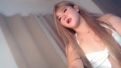 Snapshot of ebony_love69 chatting on 1, 12, 2025 YUMI SMITH online show from 1, 12, 2025