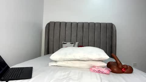 ebony_pearl69 online show from 9, 1, 2026