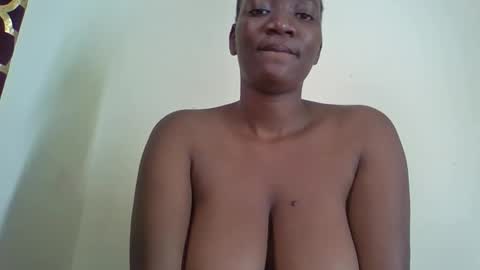 Snapshot of ebonycreamy2025 chatting on 2, 3, 2026 ebonycreamy2025 online show from 2, 3, 2026