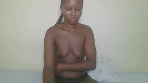 Snapshot of ebonycutegal1996 chatting on 16, 12, 2025 TRIZER online show from 16, 12, 2025