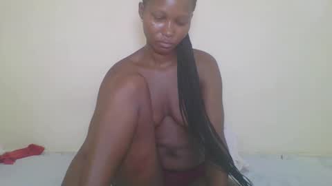 Snapshot of ebonycutegal1996 chatting on 17, 12, 2025 TRIZER online show from 17, 12, 2025