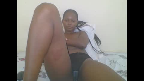 Snapshot of ebonycutegal1996 chatting on 17, 12, 2025 TRIZER online show from 17, 12, 2025