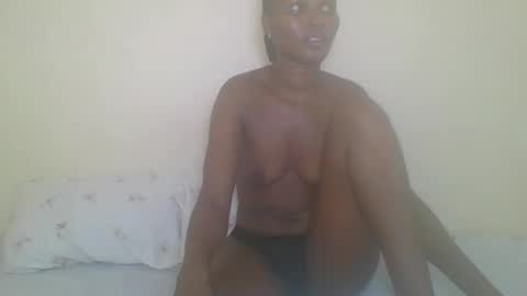 Snapshot of ebonycutegal1996 chatting on 20, 12, 2025 TRIZER online show from 20, 12, 2025