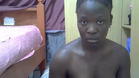 Snapshot of ebonydora chatting on 2, 12, 2025 ebonydora online show from 2, 12, 2025