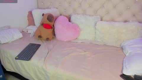 Queen Ebony online show from 10, 11, 2025