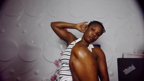 Snapshot of ebonykissxx chatting on 15, 6, 2026 ebonykissxx online show from 15, 6, 2026