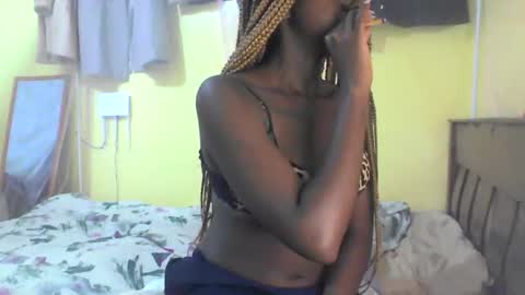 Ebonymuse2 online show from 10, 4, 2026