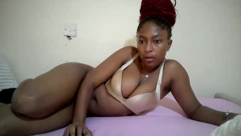 Snapshot of ebonyzora chatting on 25, 6, 2026 Zora online show from 25, 6, 2026