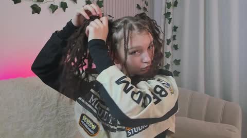 Lisa  online show from 16, 1, 2025